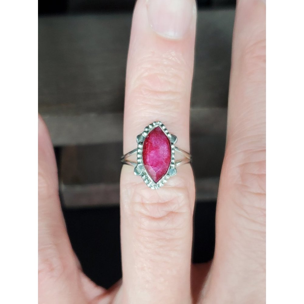 Size 5 Sterling Silver Rough Red Topaz Gem Petite Band Ring - Picture 1 of 7